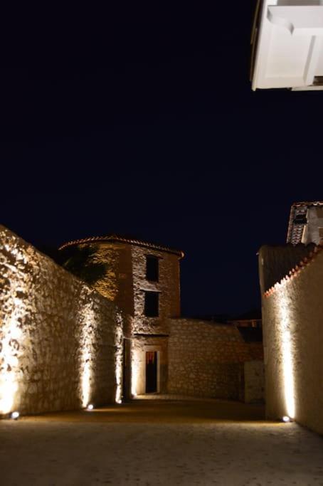 Tour Medievale Fortifiee Entierement Restaure Saint-Sever  外观 照片